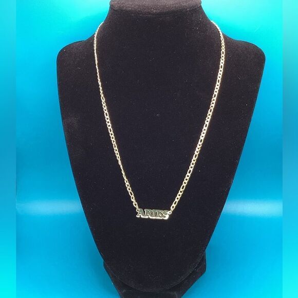 ⭐️Aries Zodiac Nameplate 14k Gold Figaro Chain Necklace 🌙 - Picture 11 of 14
